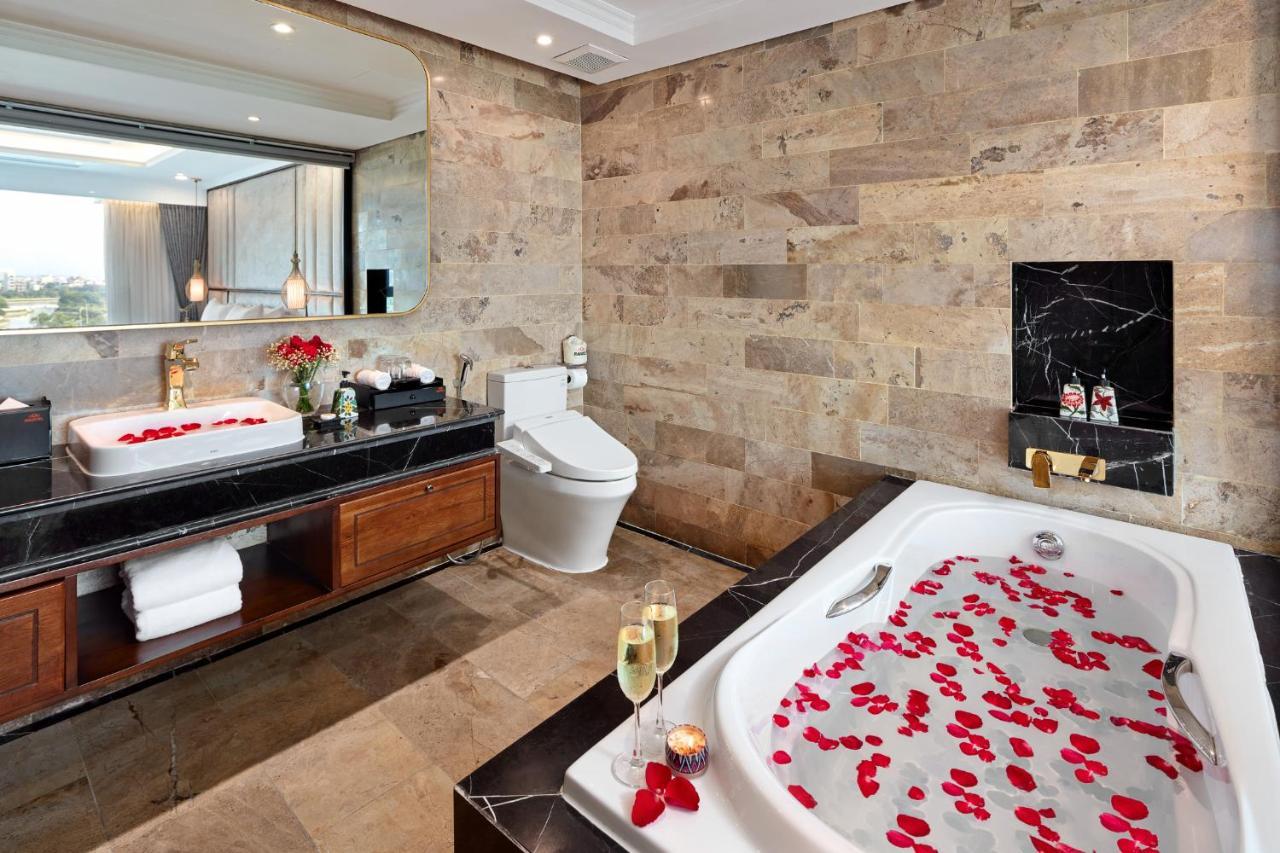 Ravatel Luxury Hotel Bac Giang Buitenkant foto